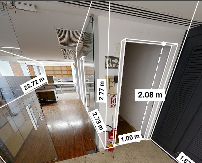 Ambiente interno do edifício com medições no modelo 3D