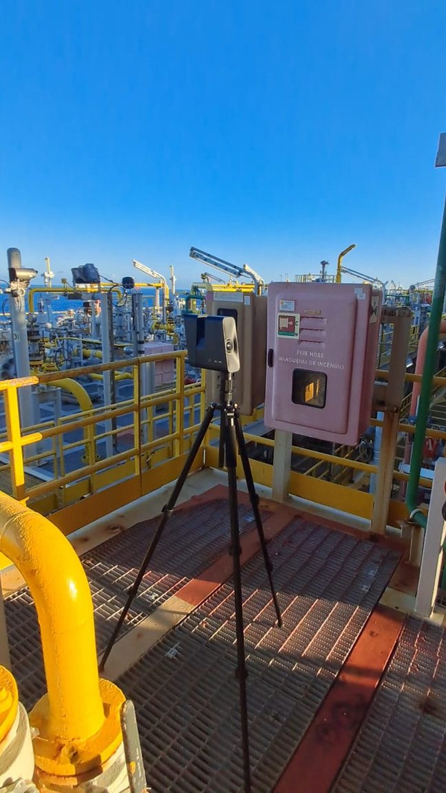 Escaneamento a laser em plataforma offshore