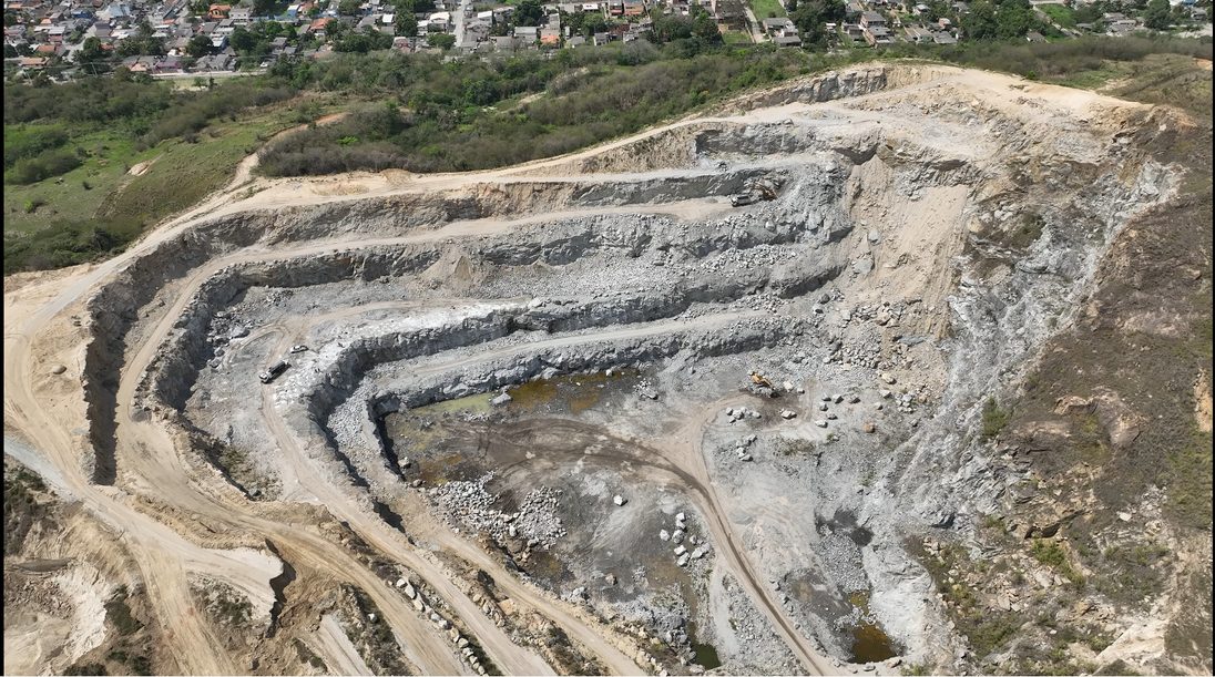 Vista aérea de área de mineração